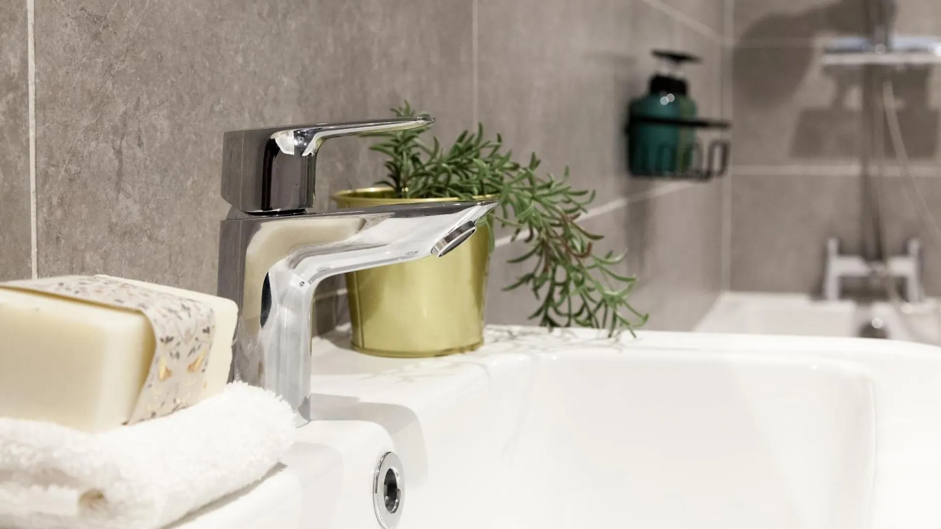 1 Bed Apartment - Long Term Rates- Contractors-Professionals-Relocators Leeds  United Kingdom