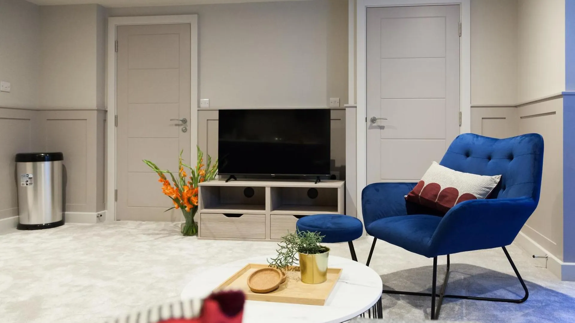 1 Bed Apartment - Long Term Rates- Contractors-Professionals-Relocators Leeds   Leeds (West Yorkshire)