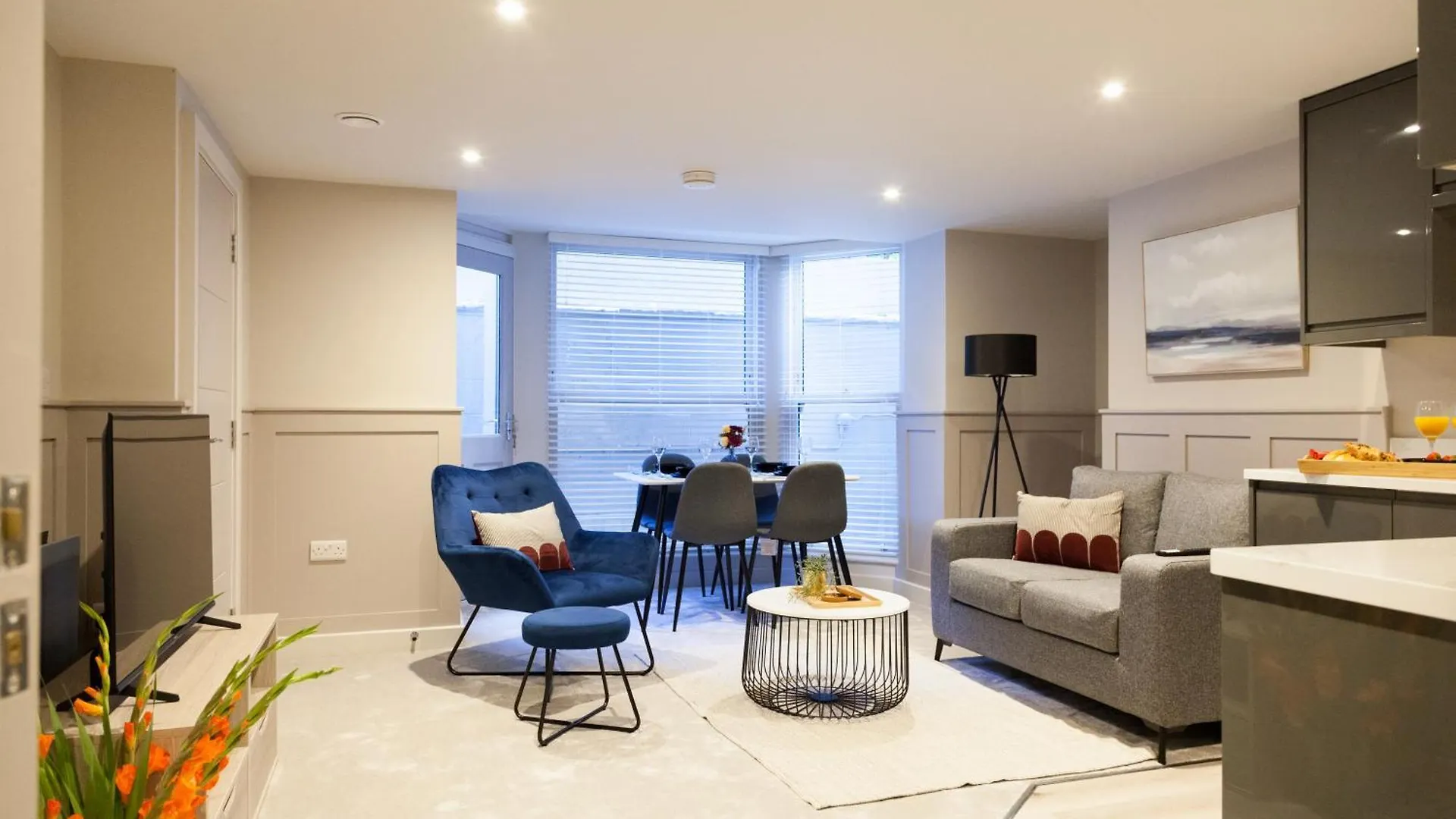 1 Bed Apartment - Long Term Rates- Contractors-Professionals-Relocators Leeds  0*, Leeds (West Yorkshire)